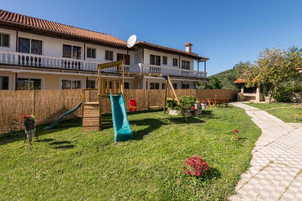 Galadriel Apartments Kato Yerakarion Экстерьер фото